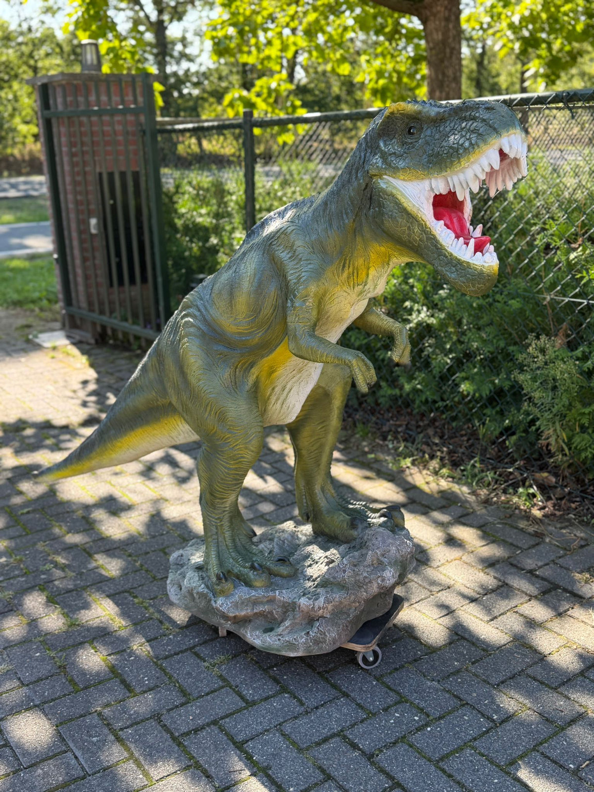 Dinosaurus serie - Dinosaurus - T-Rex - 135cm hoog en 200cm lang toegevoegd