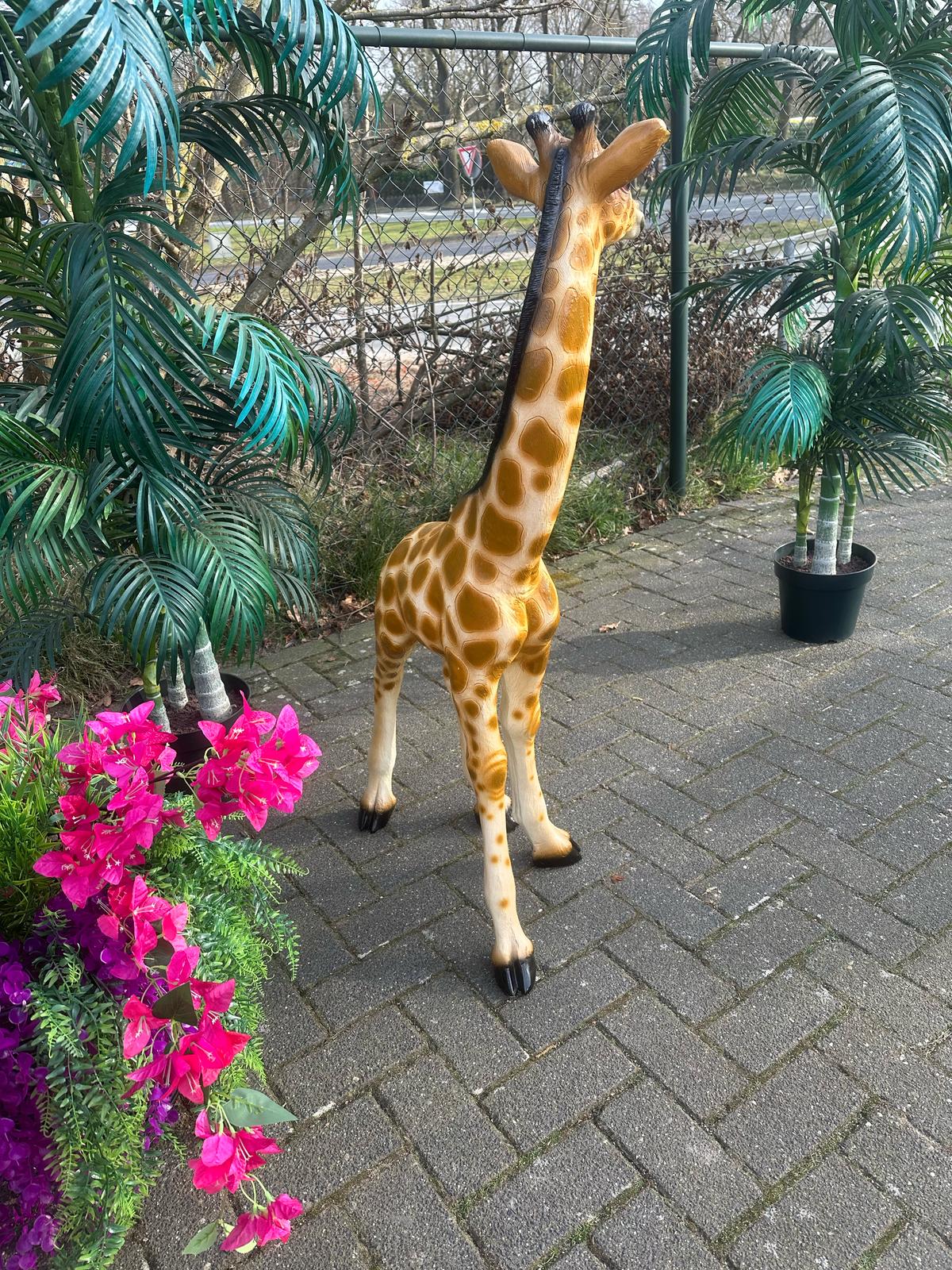 Giraf- staand - 120 cm hoog - Originele kleur