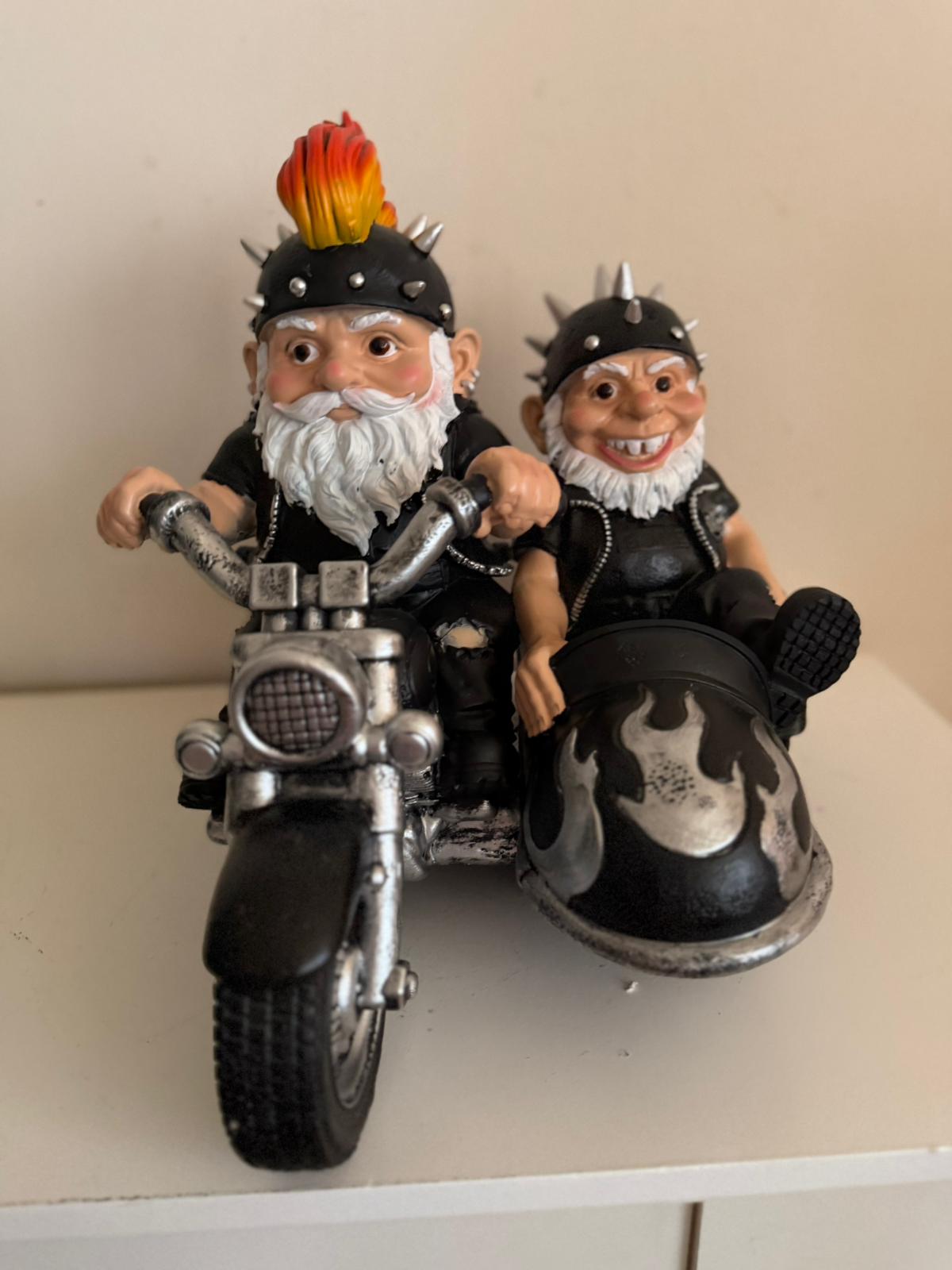 Kabouter - Biker - Bikerlook - motor - Harley en zijspan - HD