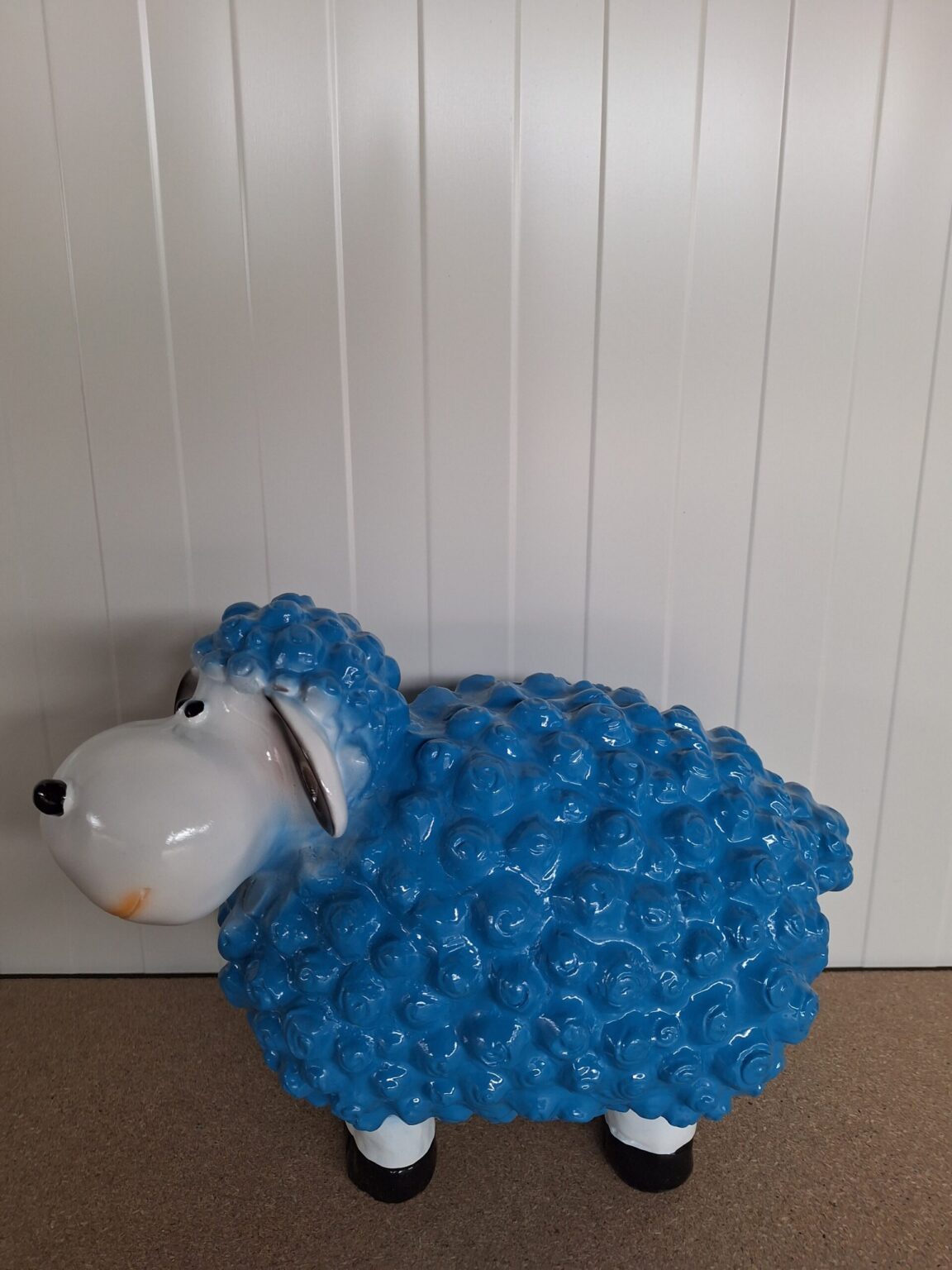 Bol schaapje in diverse kleuren (40cm lang)