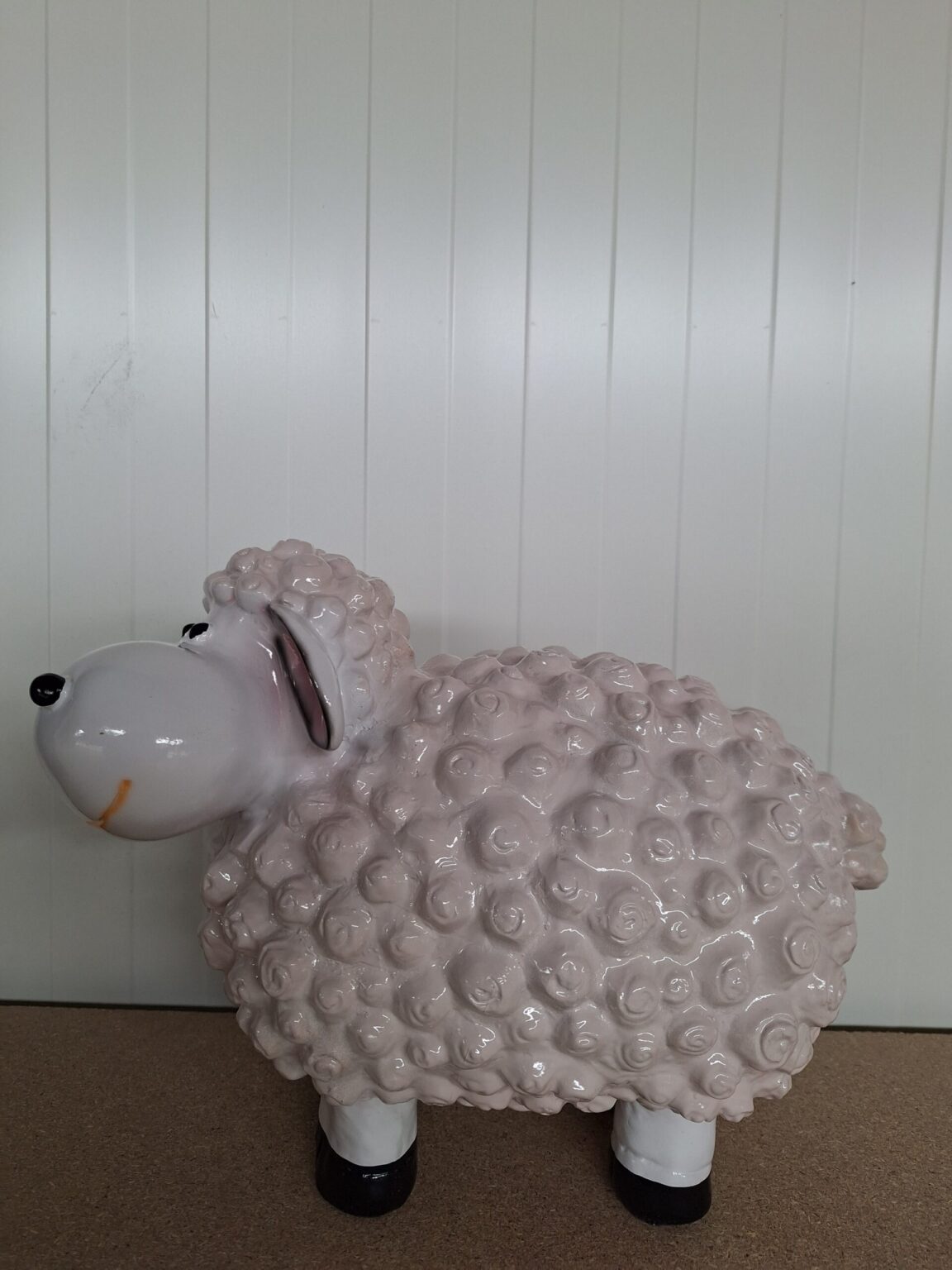 Bol schaapje in diverse kleuren (40cm lang)