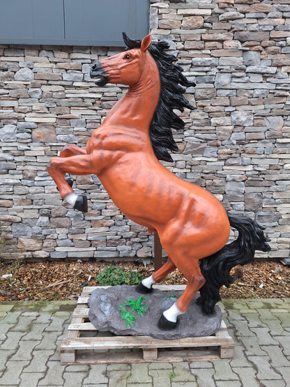 Paard - Steigerend paard - Links of rechts - 220cm hoog