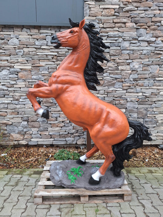 Paard - Steigerend paard - Links of rechts - 220cm hoog