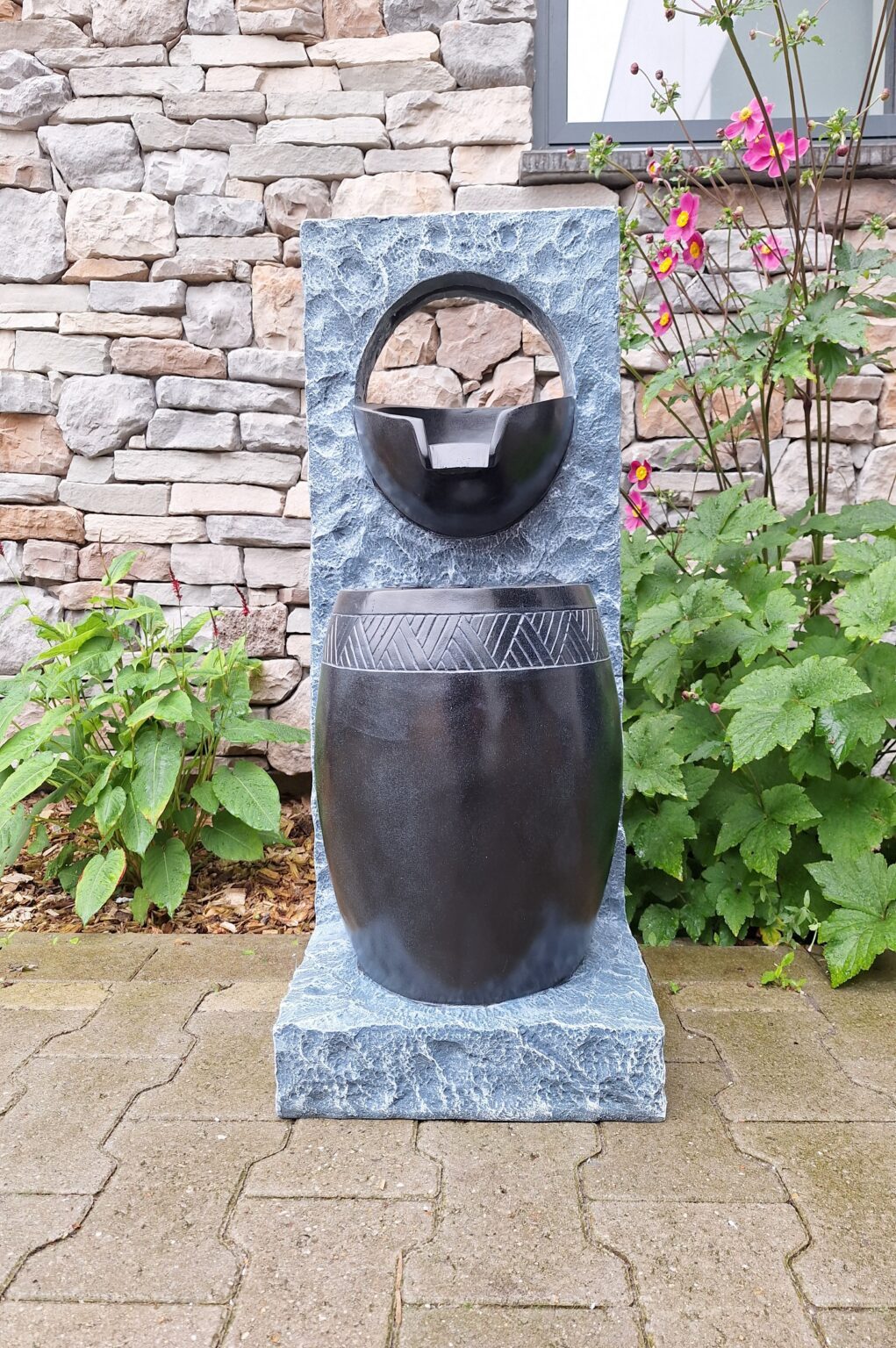 Waterval - Fontein - Waterornament - 85cm hoog - Modern met vaas - inclusief pomp en verlichting