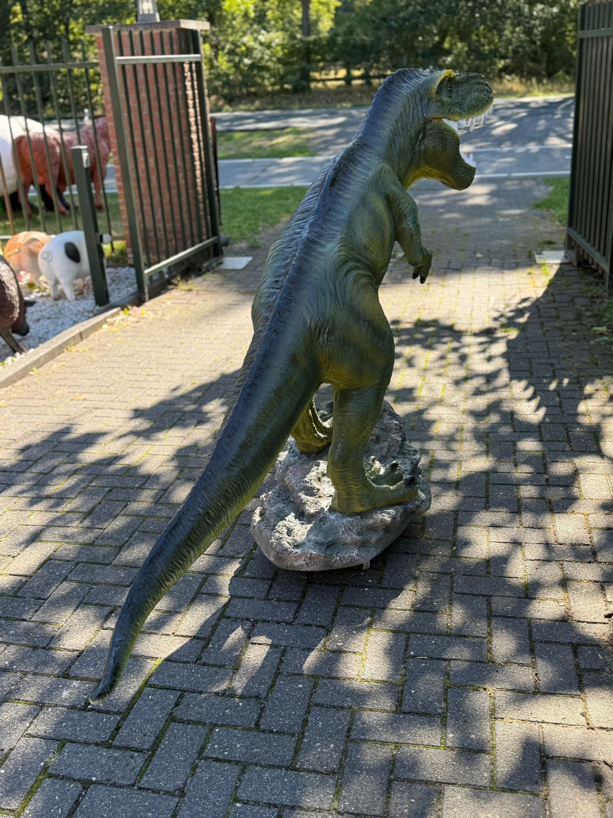Dinosaurus serie - Dinosaurus - T-Rex - 135cm hoog en 200cm lang toegevoegd