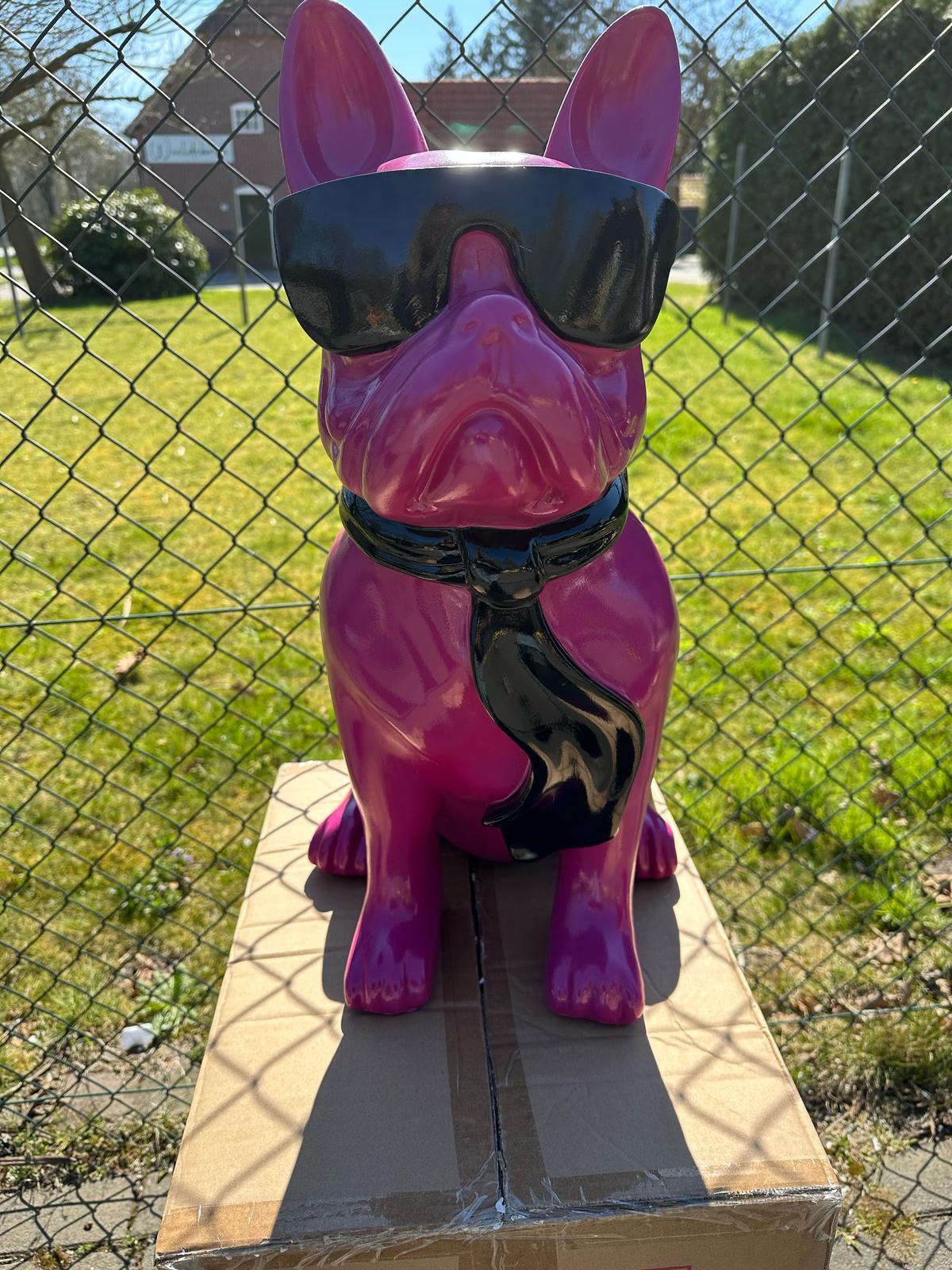 Franse Buldog met bril en stropdas (60cm hoog)