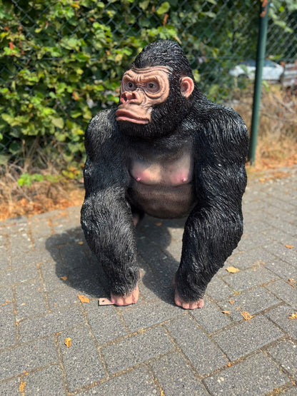 Nieuw model Gorilla boos kijkend en staand