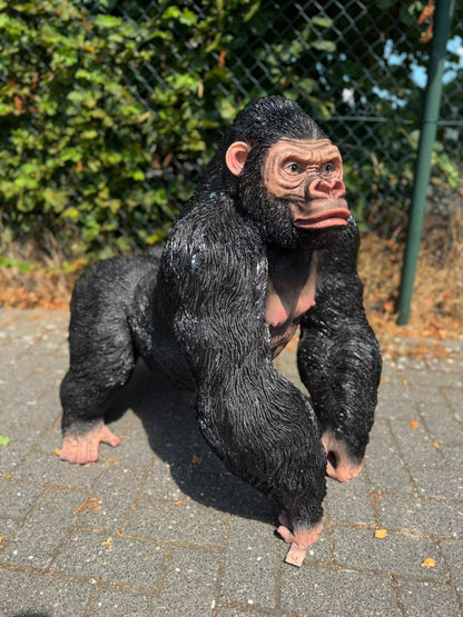 Nieuw model Gorilla boos kijkend en staand