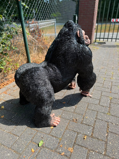 Nieuw model Gorilla boos kijkend en staand