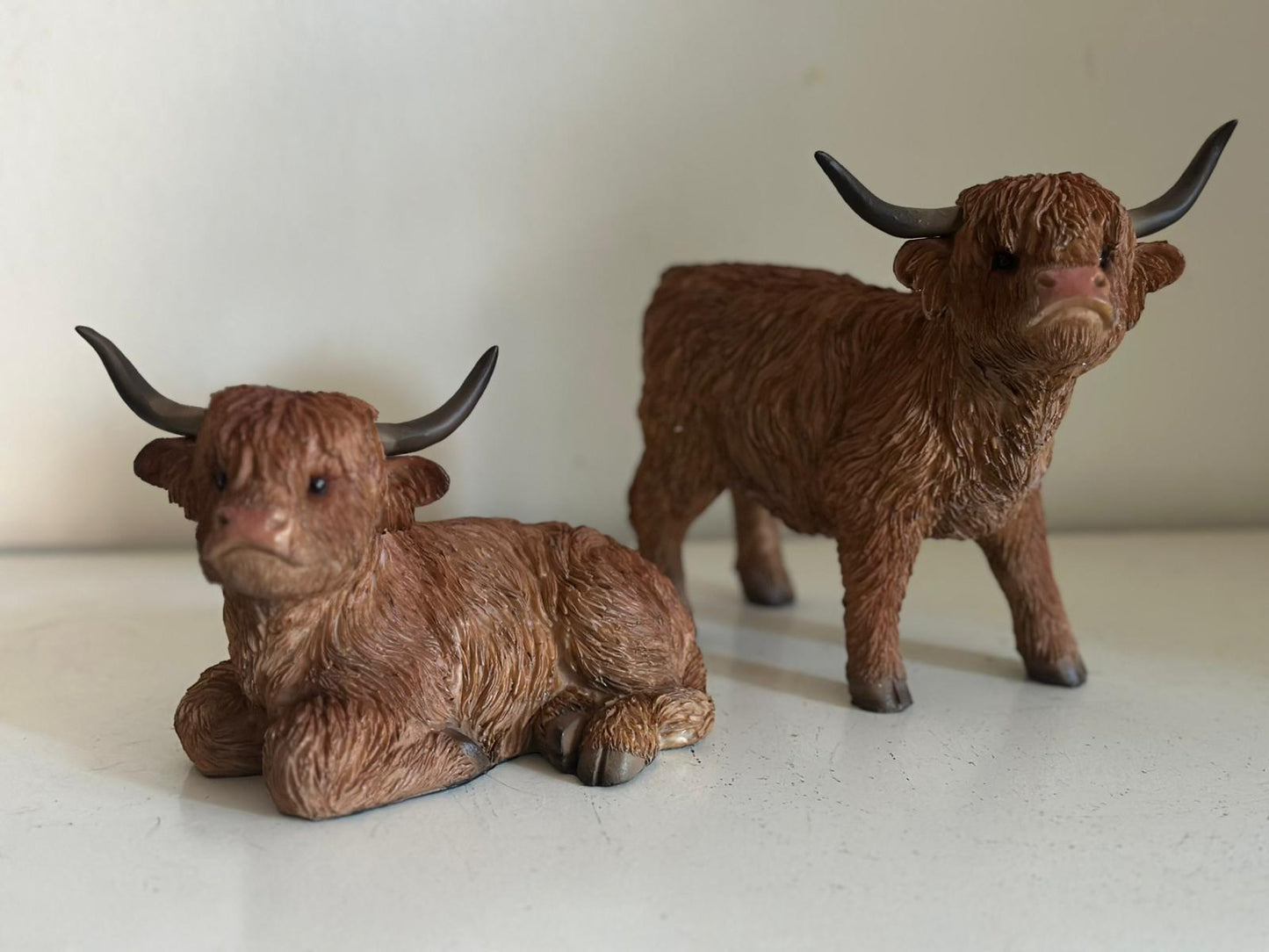 Hooglander koeien / koe (set van 2 stuks) liggend en staand