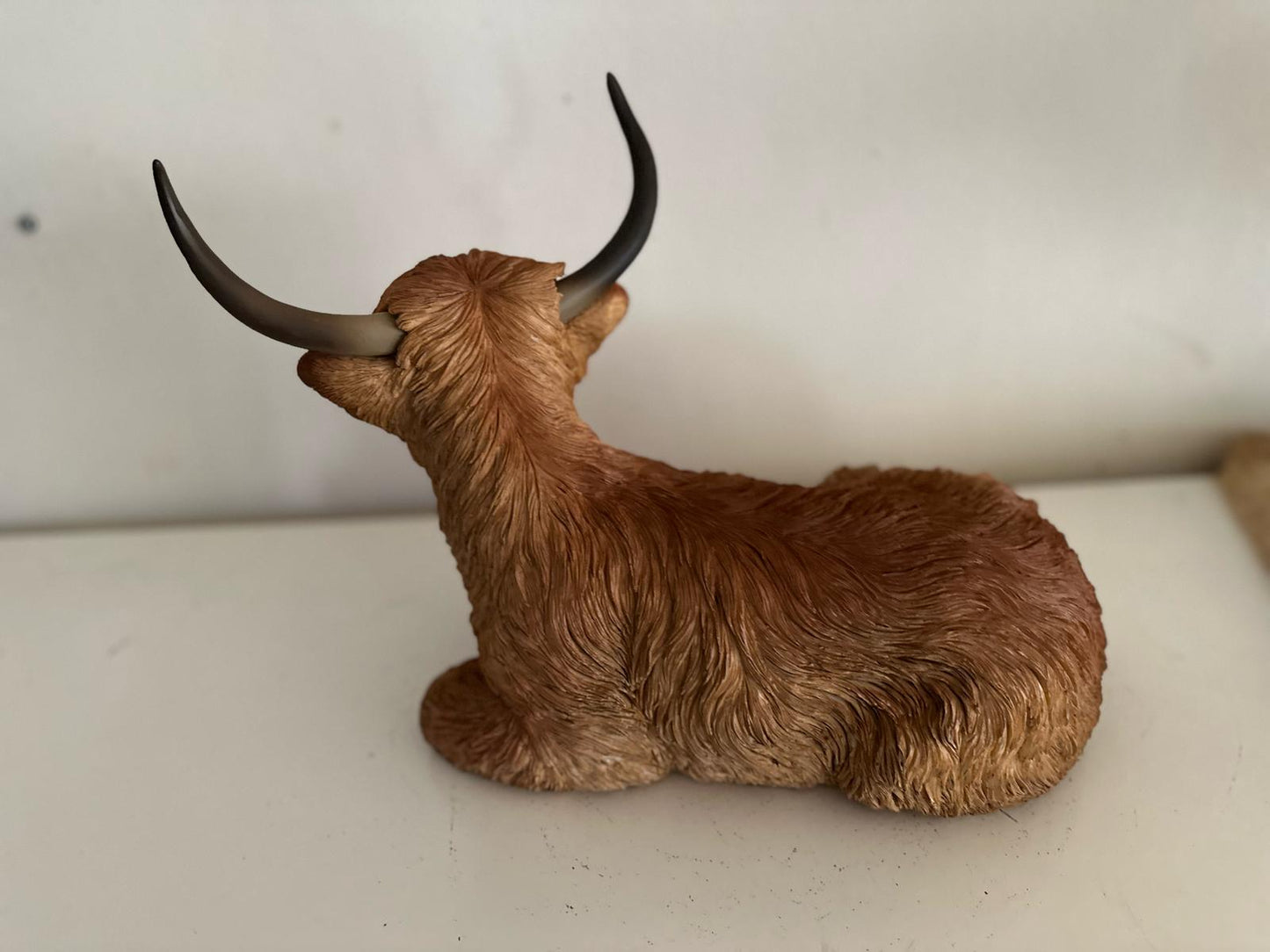 Hooglander koe met hoorns (liggend) 30cm hoog