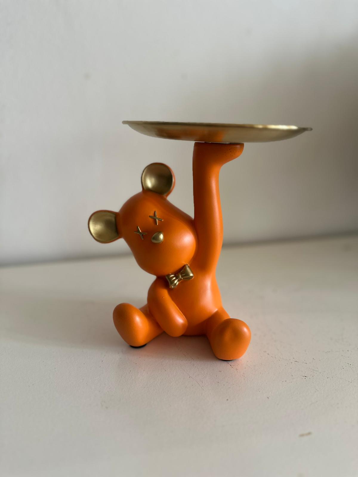 Beer - Moderne Beer - met Dienblad - Kruis ogen - Oranje - 20cm hoog