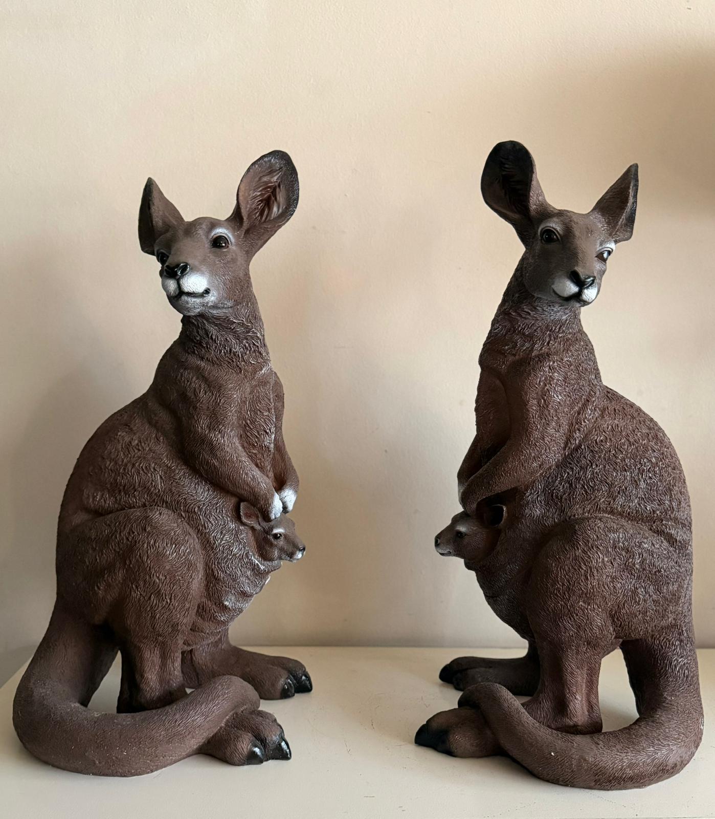 Kangoeroe - Wallaby - originele kleur - 60cm hoog - met baby