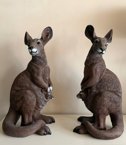Kangoeroe - Wallaby - originele kleur - 60cm hoog - met baby