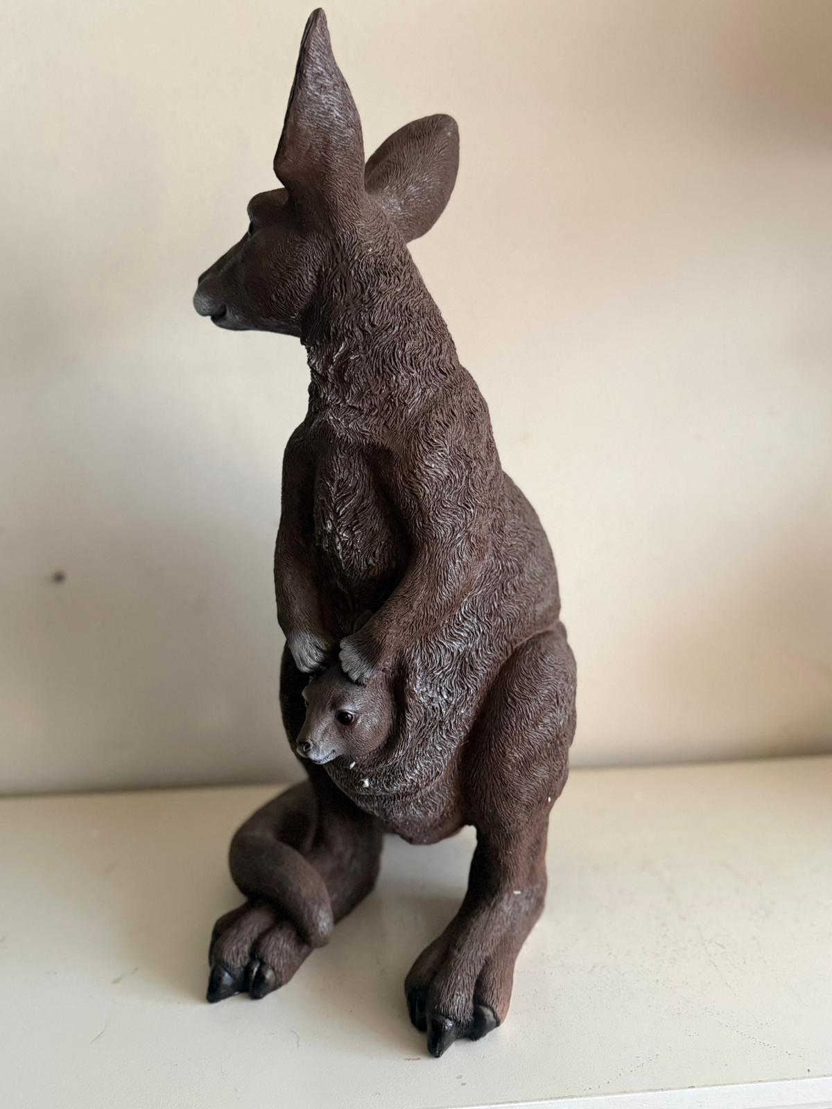 Kangoeroe - Wallaby - originele kleur - 60cm hoog - met baby