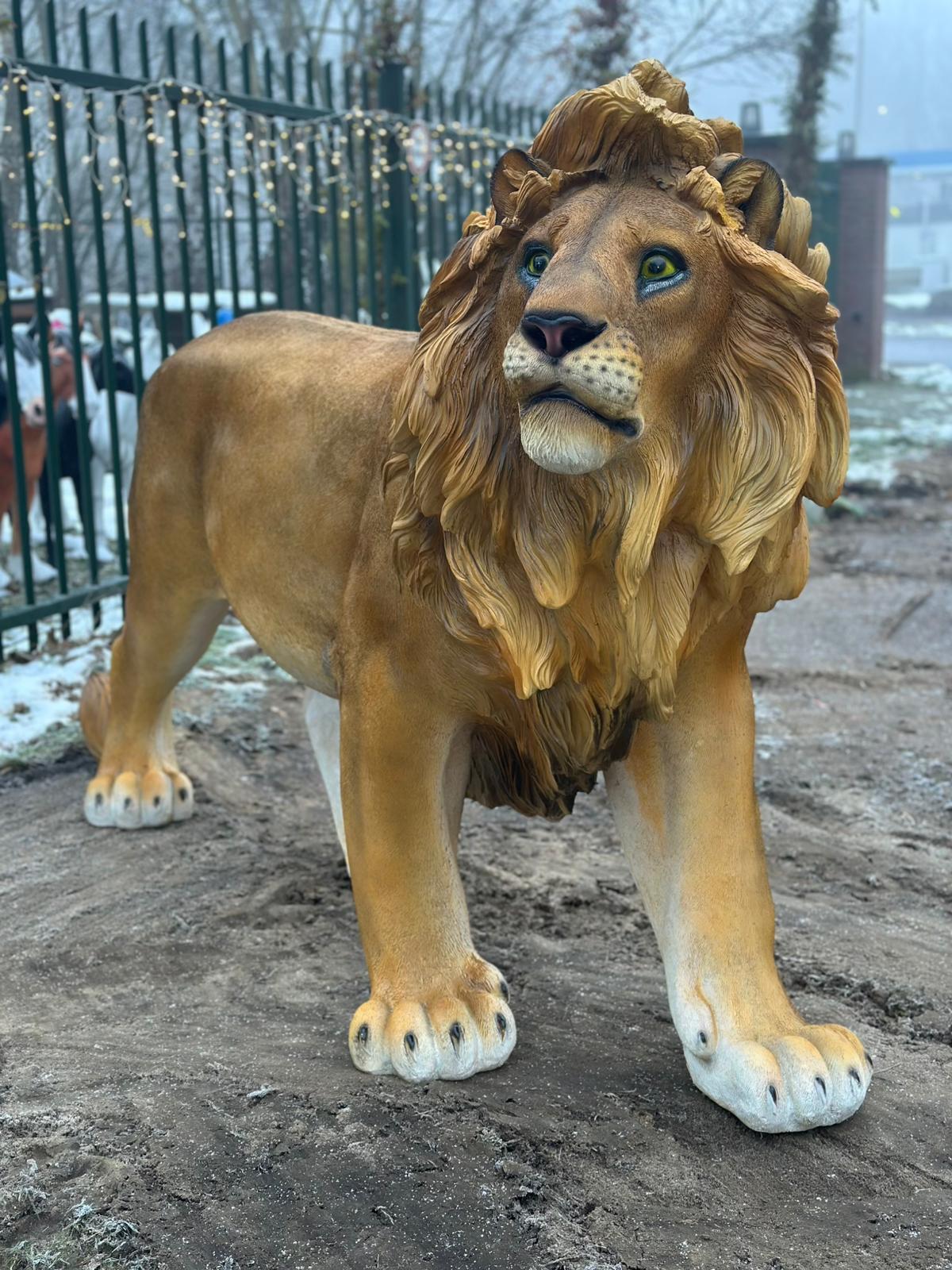 Leeuw - Staande Leeuw - XXXXL - Orginele kleur - 250cm Lang