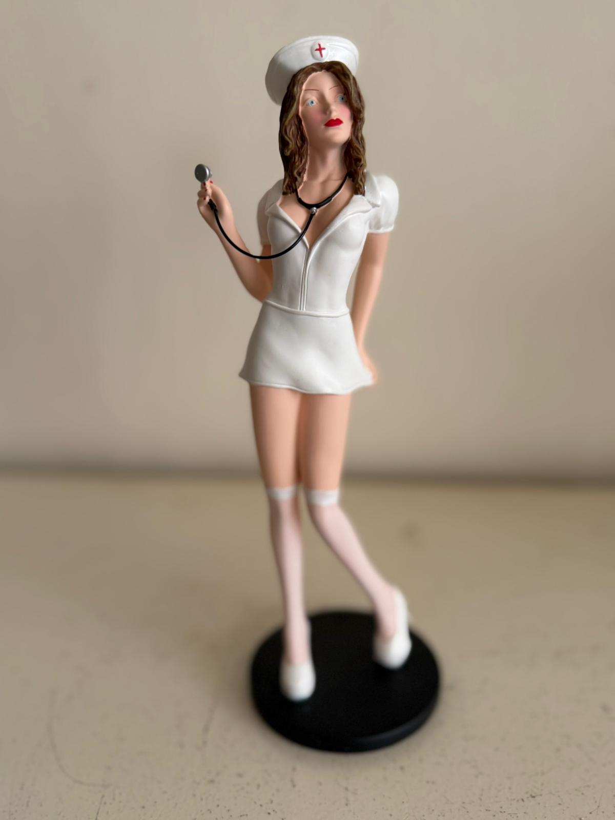 Beeldjes uit de Peter Mook collectie – Politie, Zuster of Stewardess