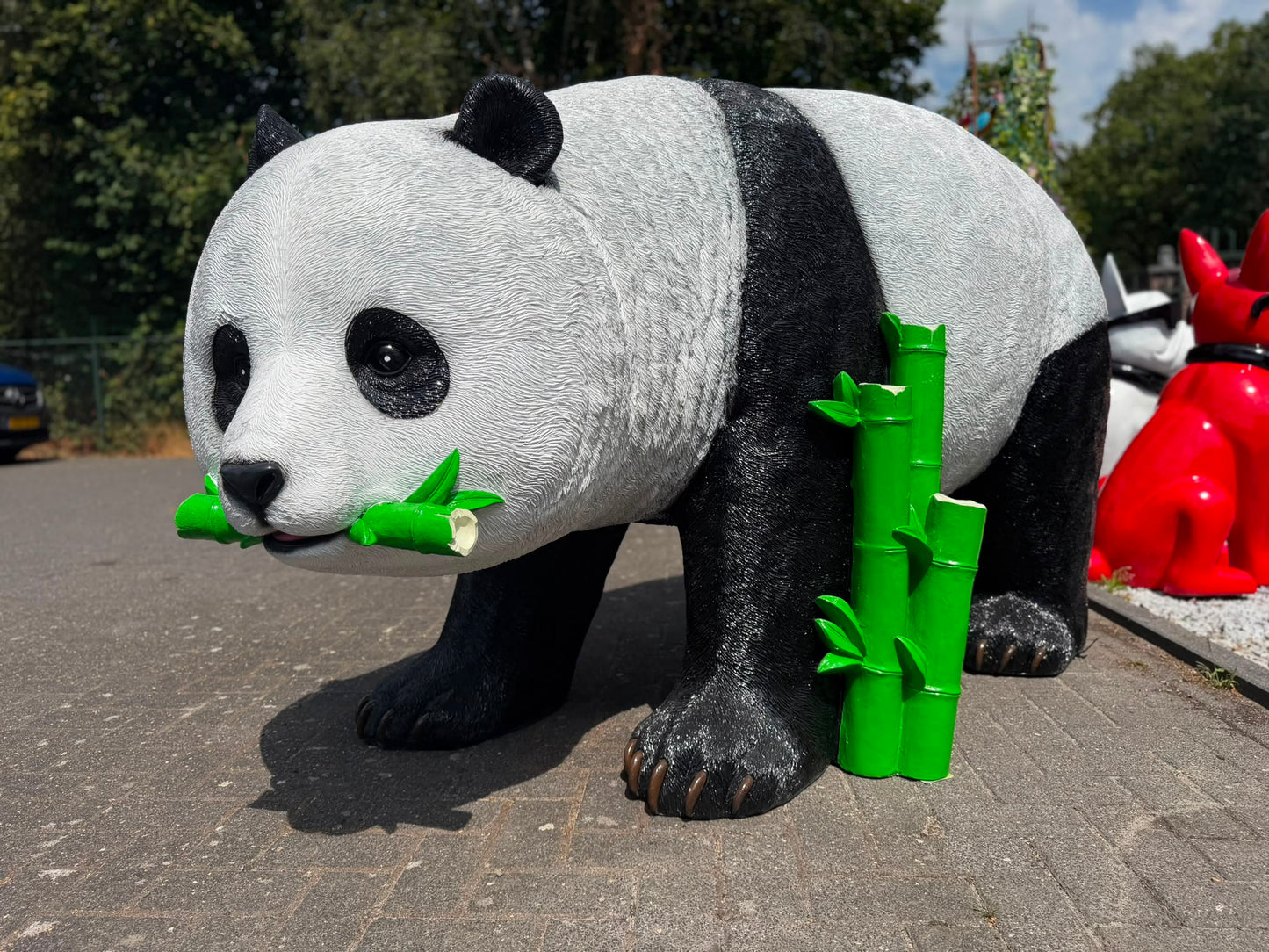 Staande reuze Panda (250cm lang en 130cm hoog)
