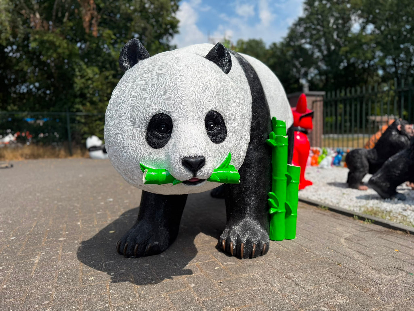 Staande reuze Panda (250cm lang en 130cm hoog)