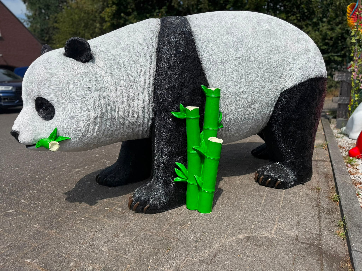 Staande reuze Panda (250cm lang en 130cm hoog)