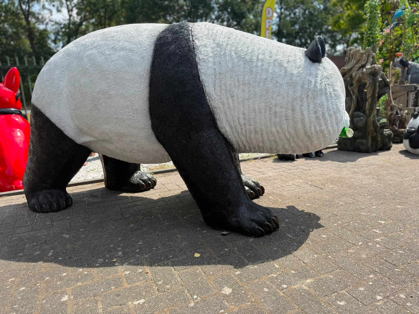 Staande reuze Panda (250cm lang en 130cm hoog)