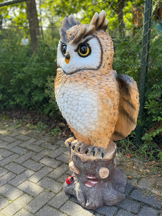 Mooie staande Uil op stam (120cm hoog)