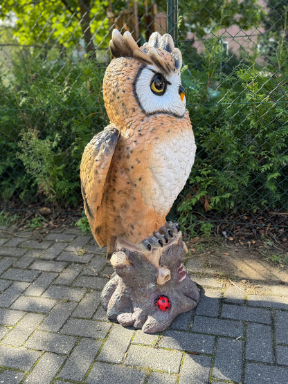 Mooie staande Uil op stam (120cm hoog)