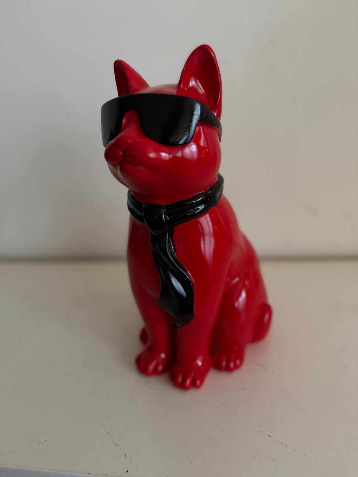 Kat / Poes met zonnebril en stropdas (30cm) zittend