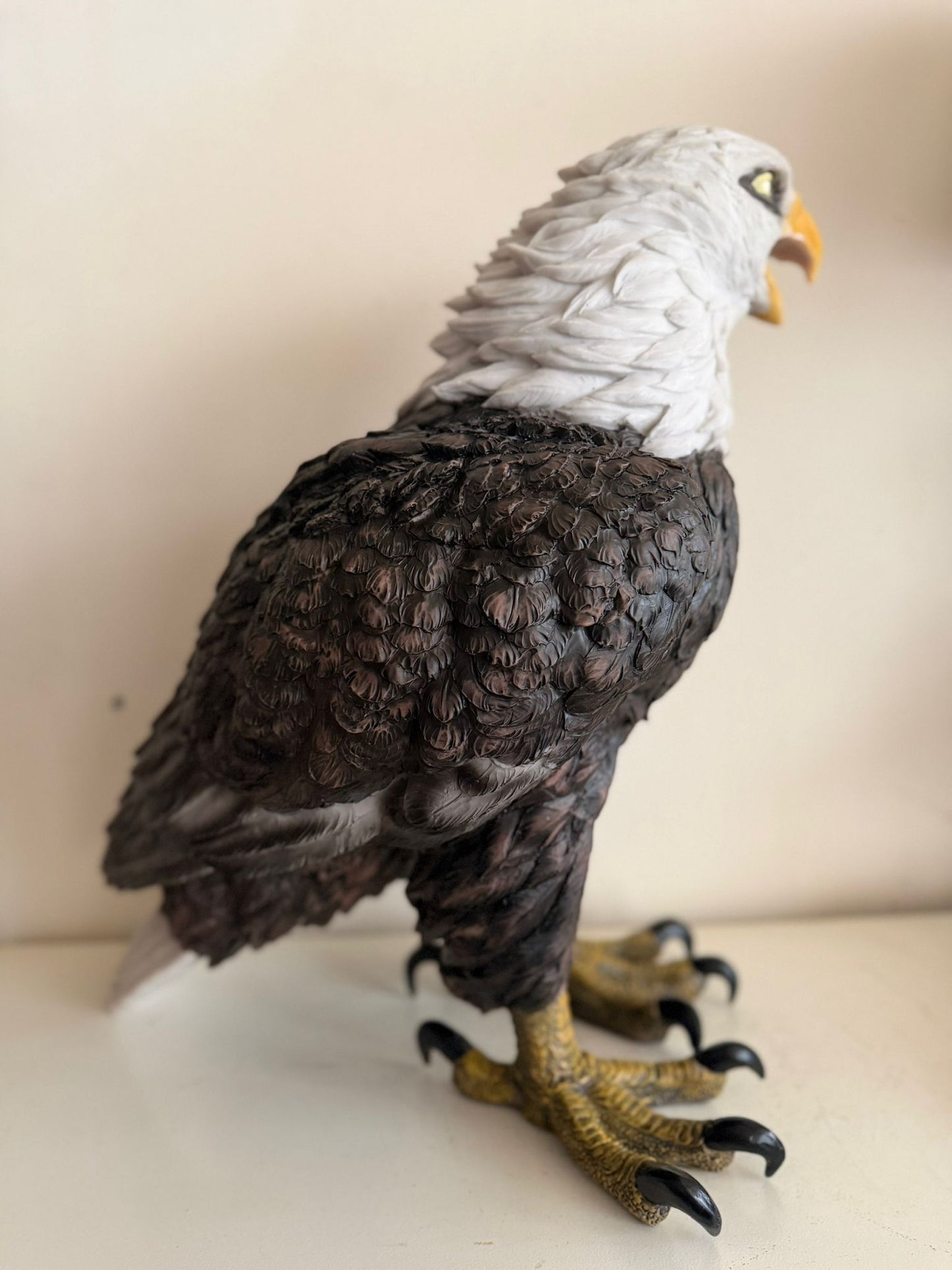Stoere Adelaar (staand) 60cm hoog