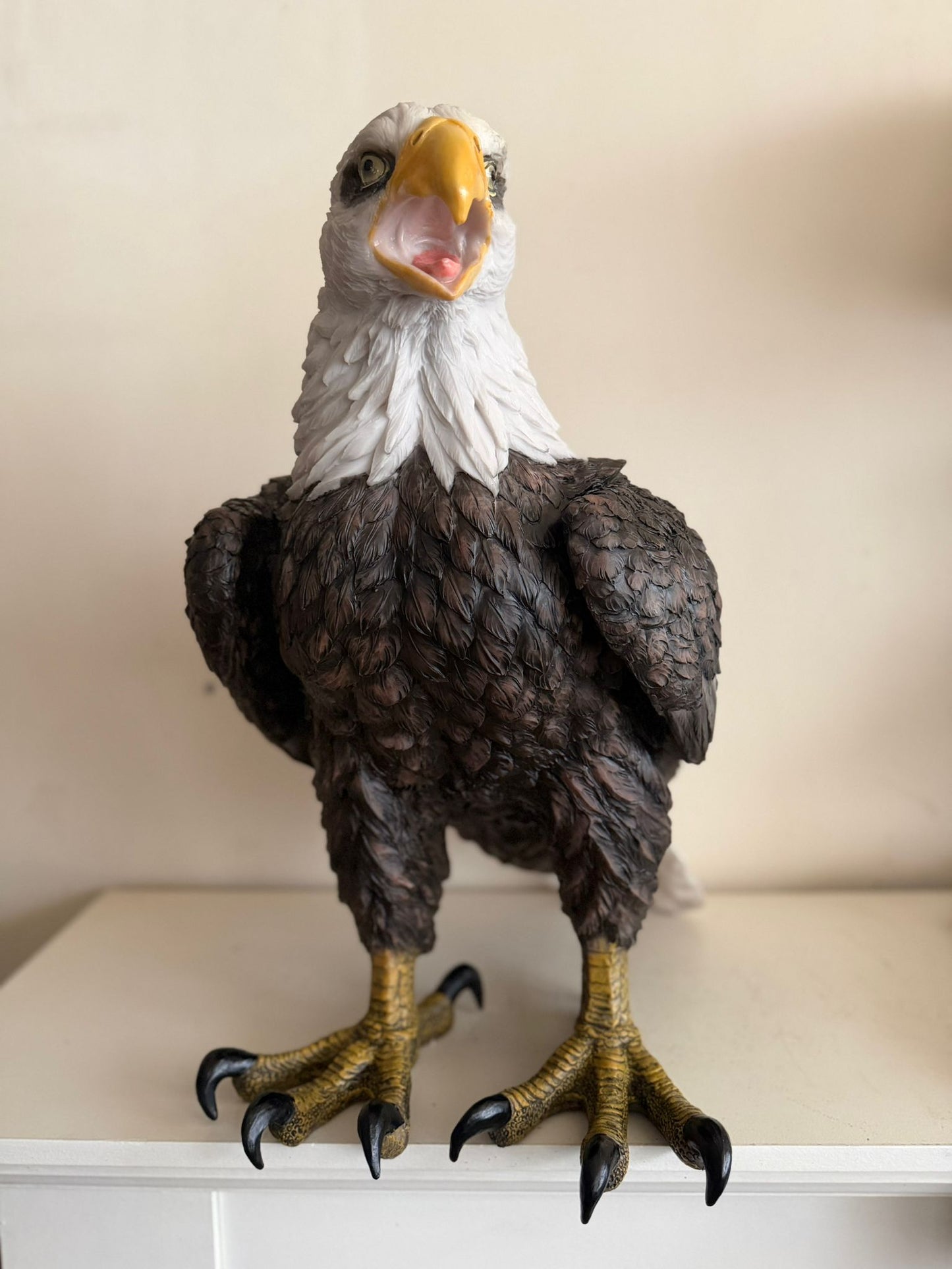 Stoere Adelaar (staand) 60cm hoog