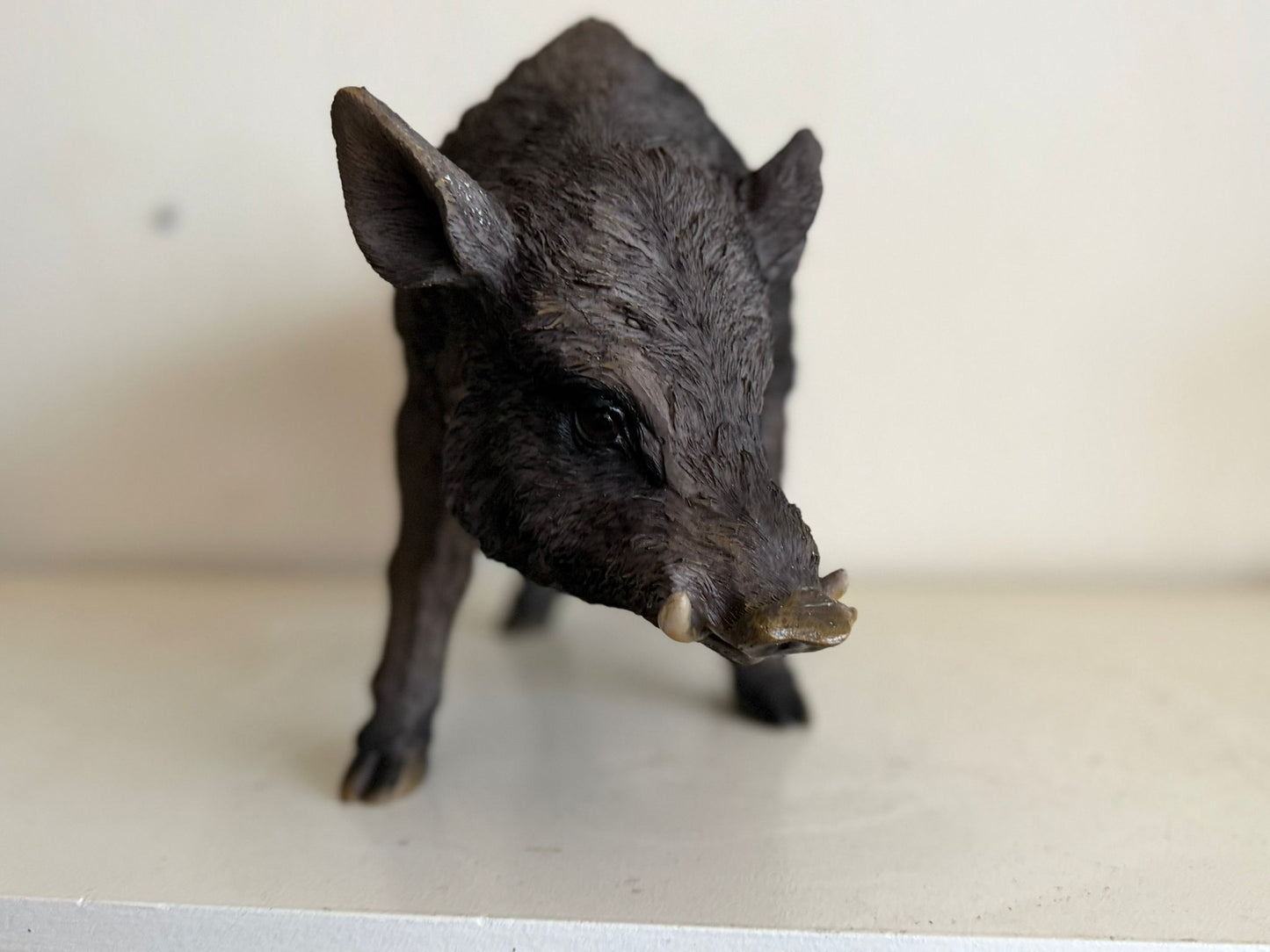 Zwijn - Everzwijn -Staand - (40cm lang)