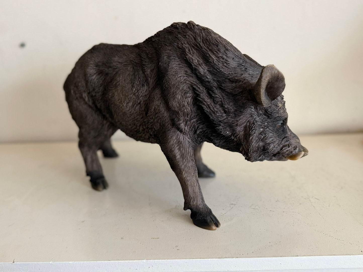 Zwijn - Everzwijn -Staand - (40cm lang)