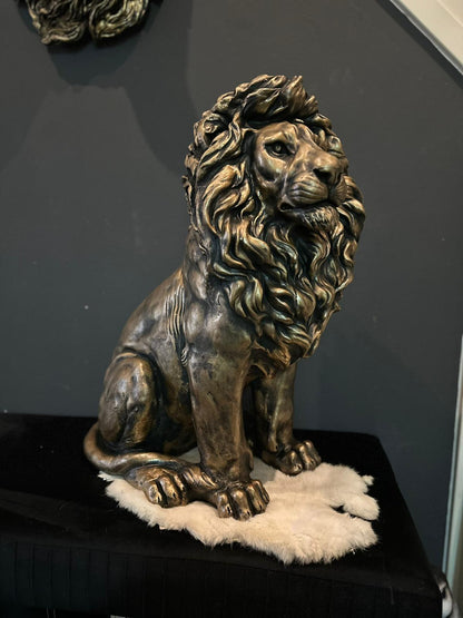 Leeuw - zittend- 65cm hoog- Brons