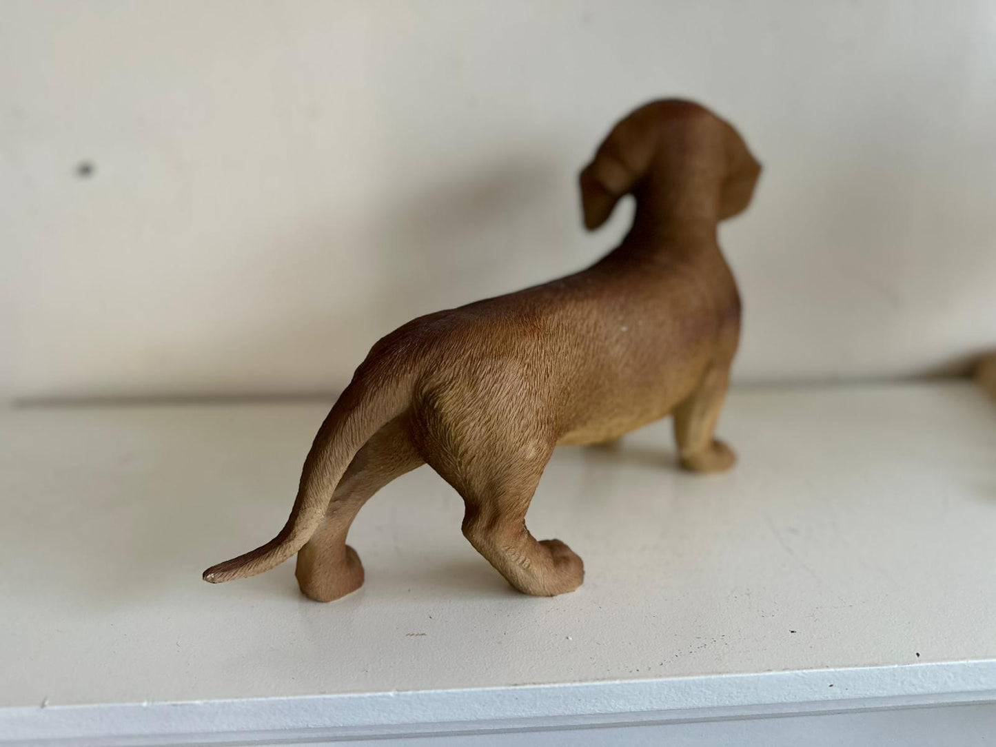 Teckel - Teckels - Staand - Zwart of bruin - 25cm Hoog - Super leuk